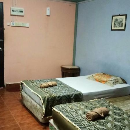 Chenang Lodge Motel Langkawi Buitenkant foto
